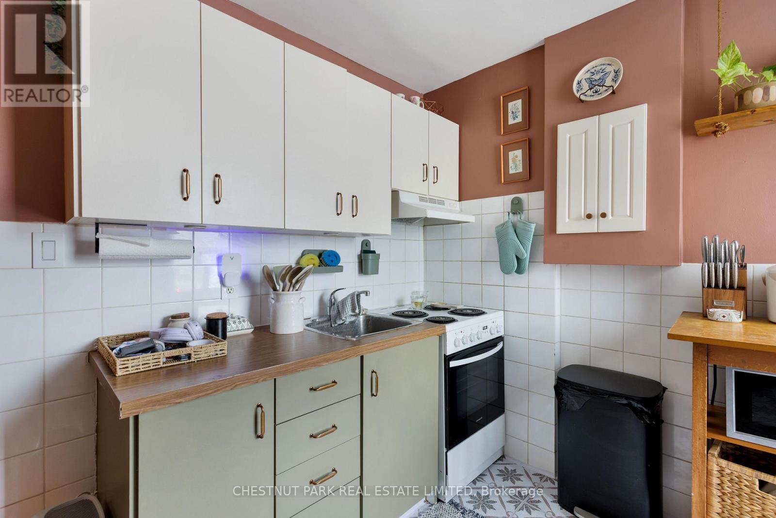 185 Walmer Road, Toronto, Ontario  M5R 2X8 - Photo 16 - C13852358