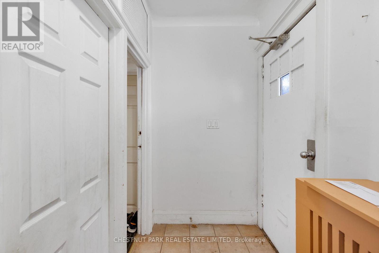185 Walmer Road, Toronto, Ontario  M5R 2X8 - Photo 4 - C13852358