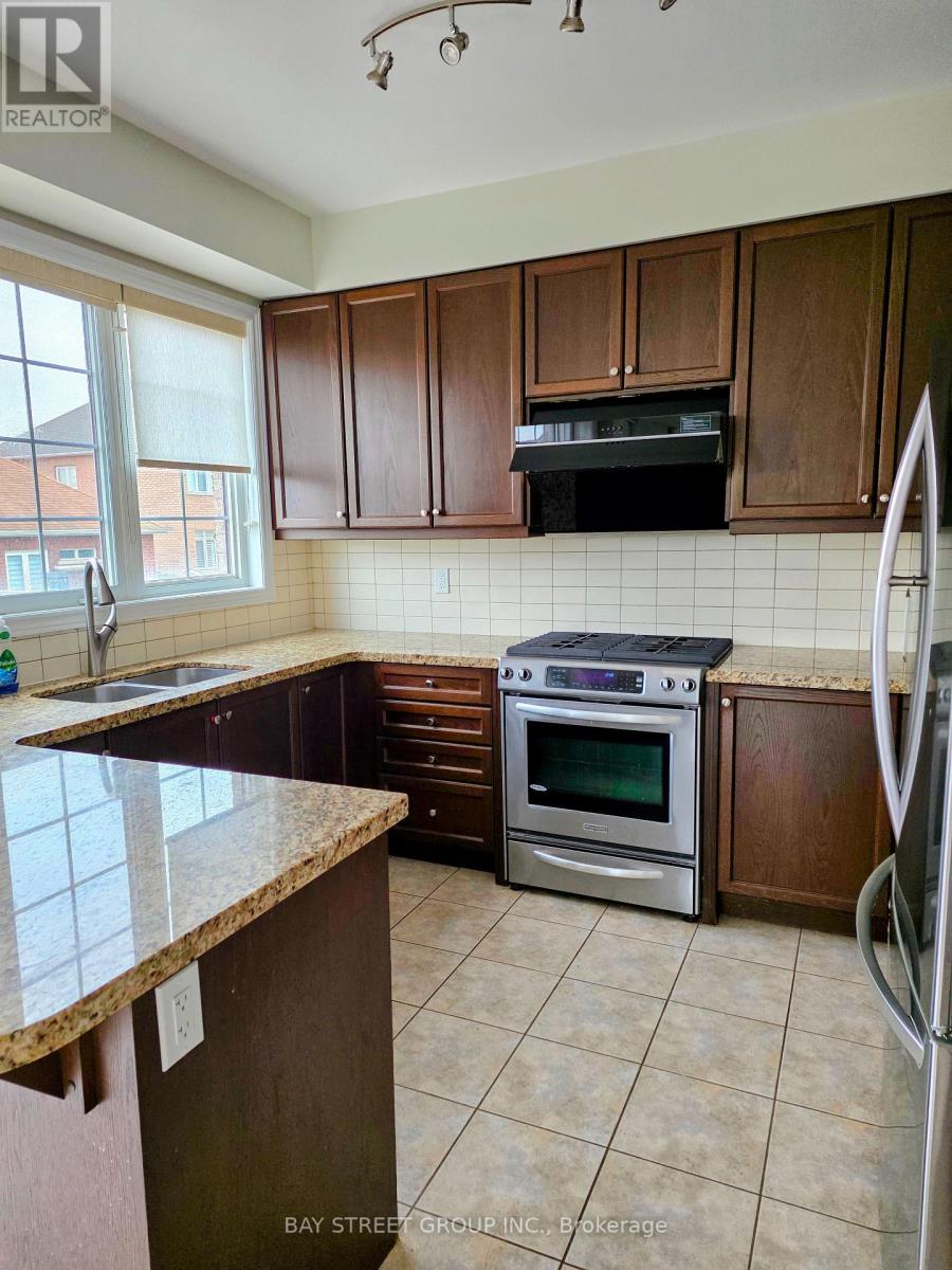 159 Riding Mountain Drive, Richmond Hill, Ontario  L4E 0T9 - Photo 9 - N13852438