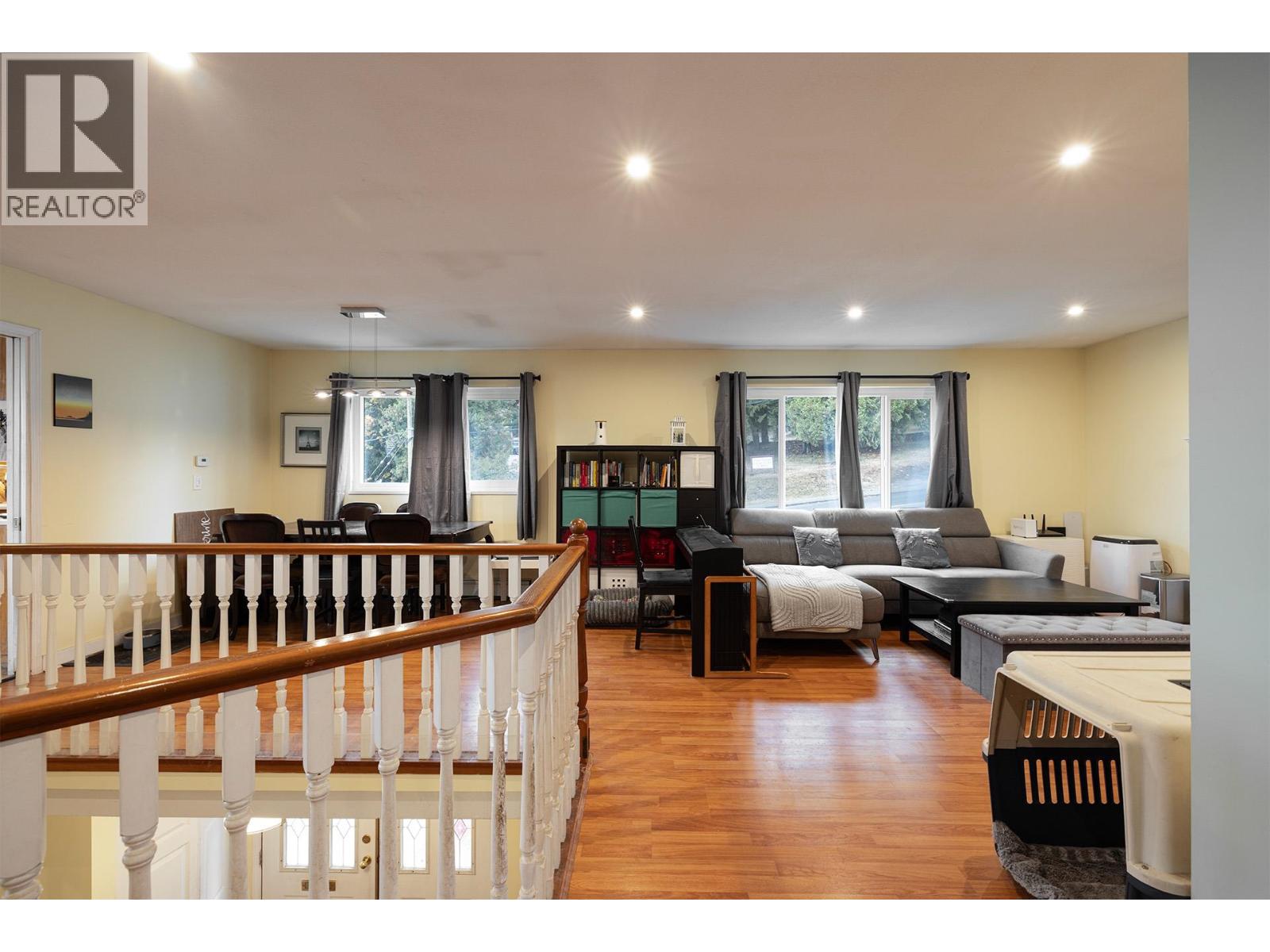 8724 Gilley Avenue, Burnaby, British Columbia  V5J 4Y5 - Photo 11 - R3171302