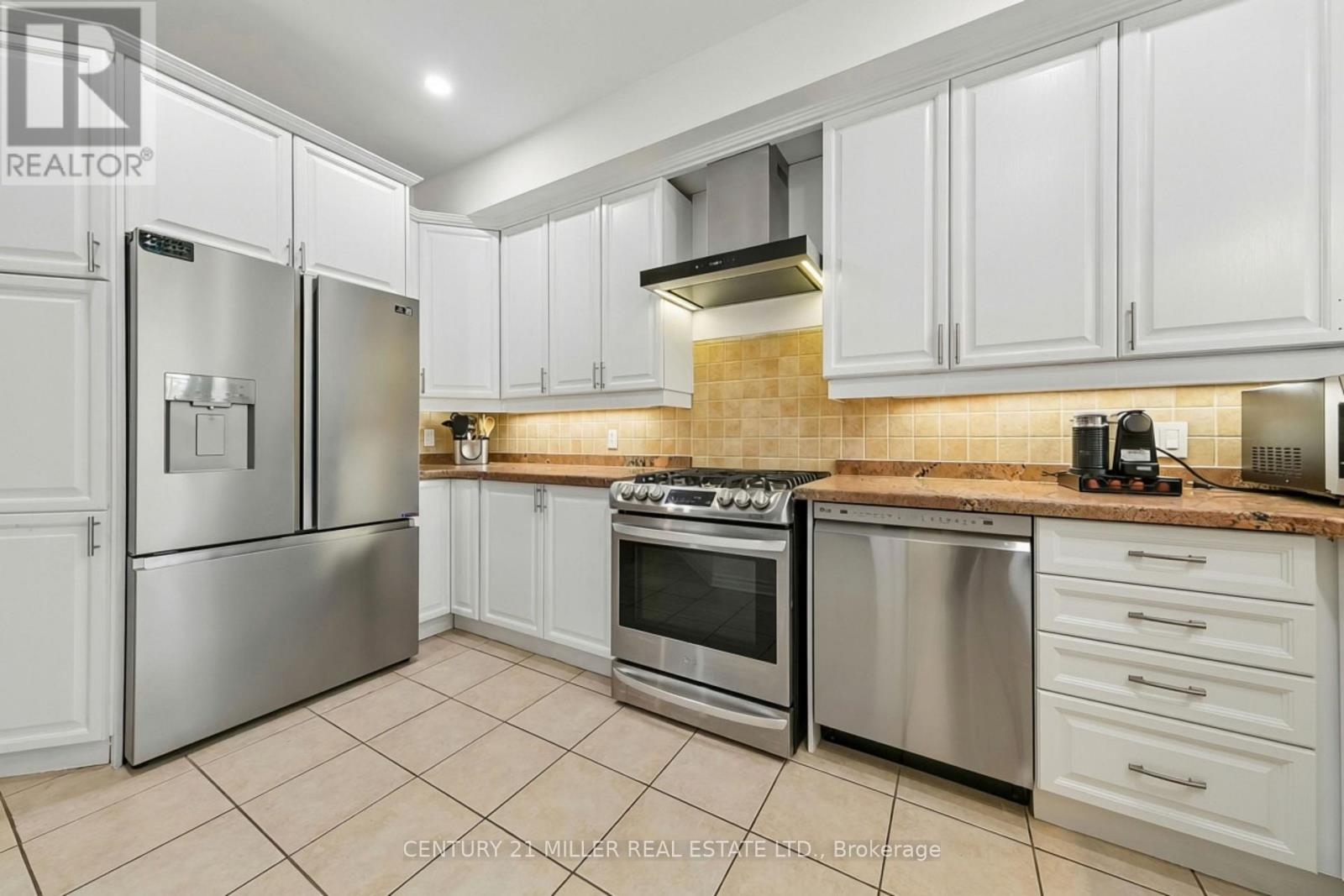37 - 300 Ravineview Way, Oakville, Ontario  L6H 7J1 - Photo 10 - W13852396