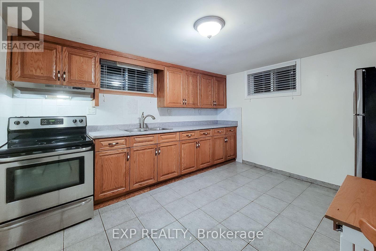 23 Tara Court, Hamilton, Ontario  L8K 6E5 - Photo 30 - X13852336