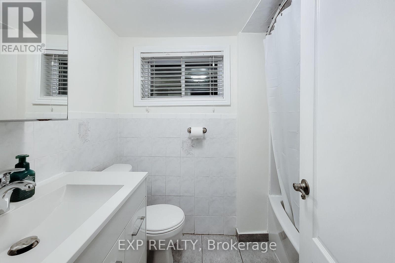 23 Tara Court, Hamilton, Ontario  L8K 6E5 - Photo 32 - X13852336