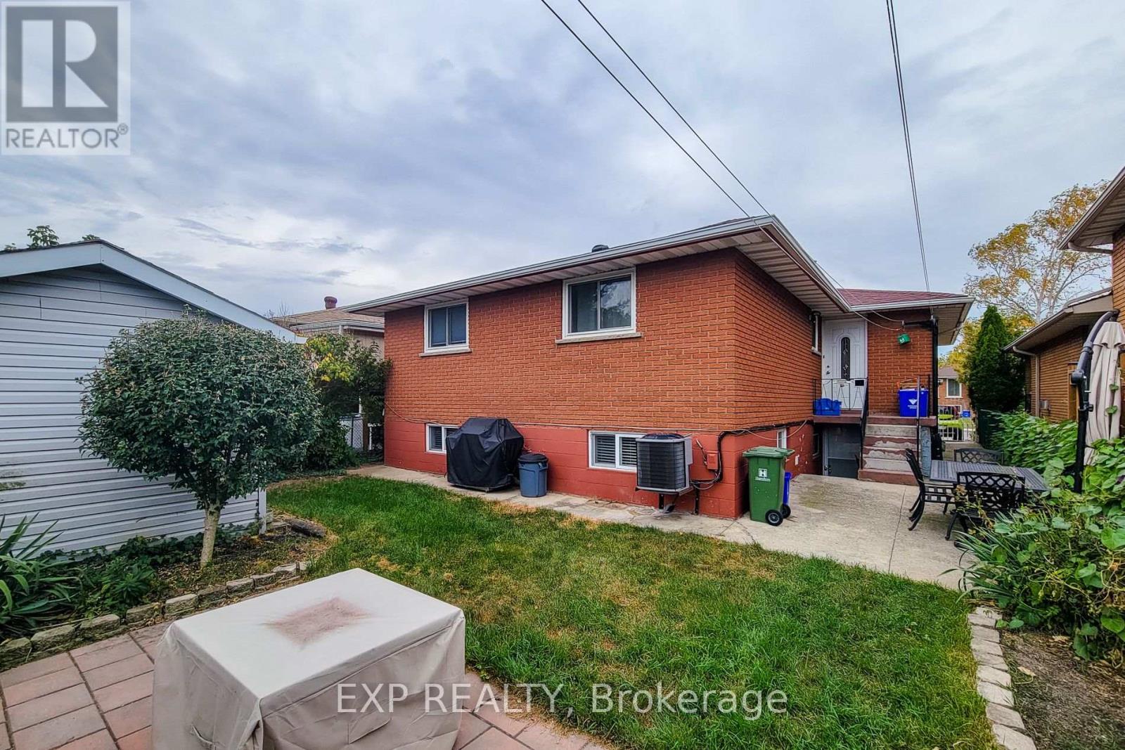 23 Tara Court, Hamilton, Ontario  L8K 6E5 - Photo 4 - X13852336