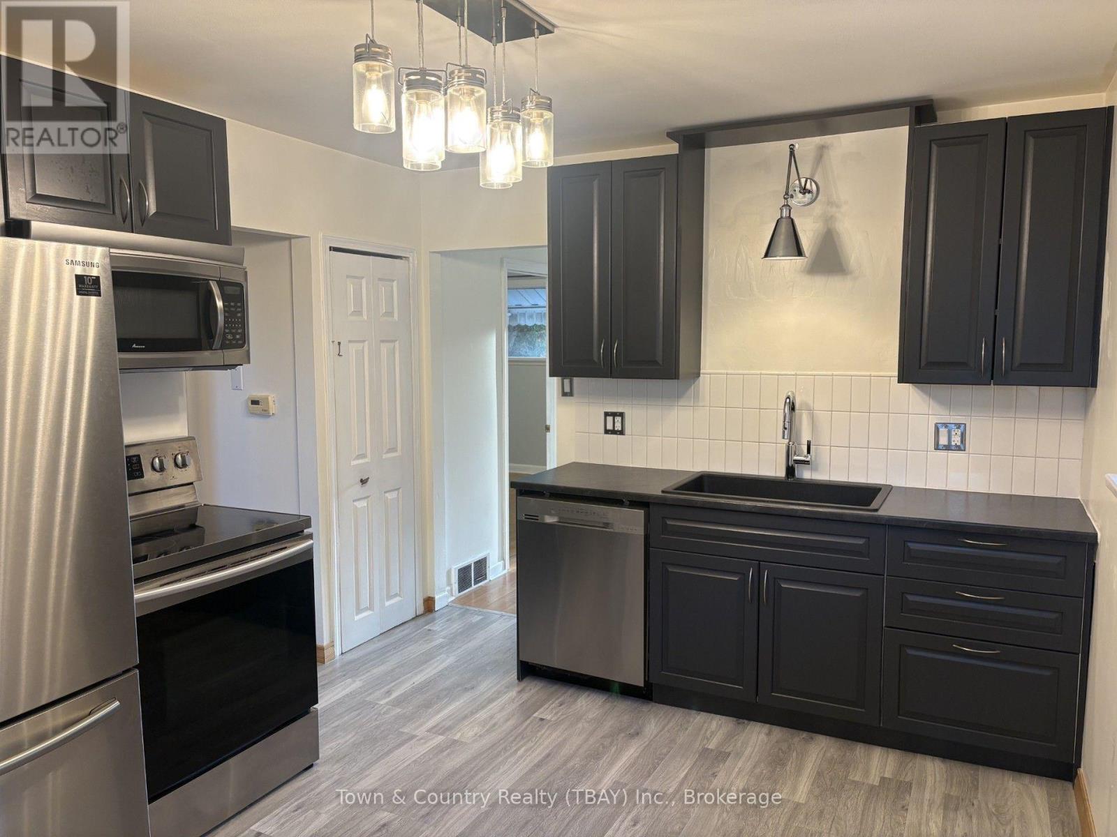 1113 Crawford Avenue, Thunder Bay, Ontario  P7E 3E1 - Photo 2 - X13850542