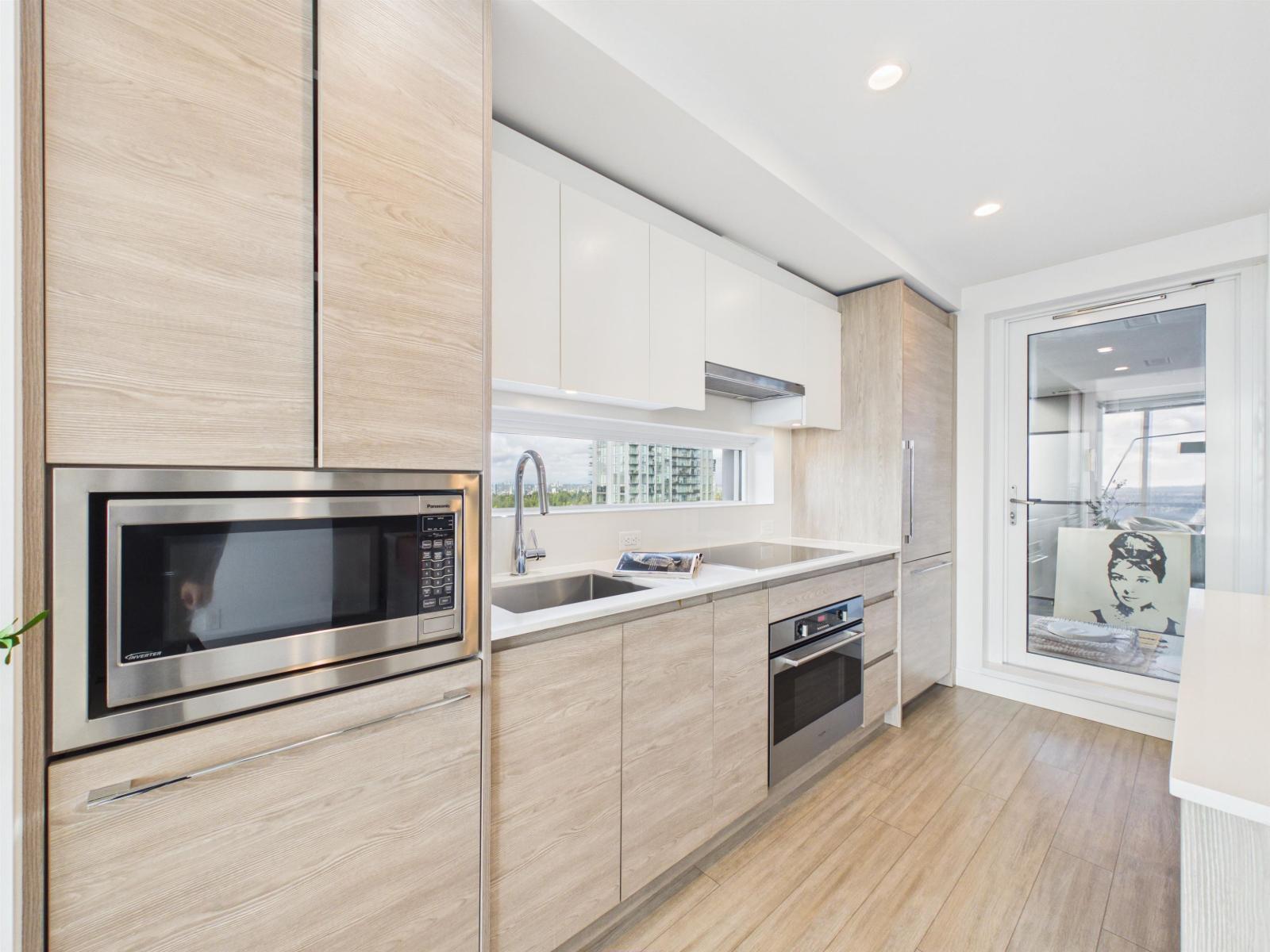 2603 13615 Fraser Highway, Surrey, British Columbia  V3T 0P7 - Photo 4 - R3170319