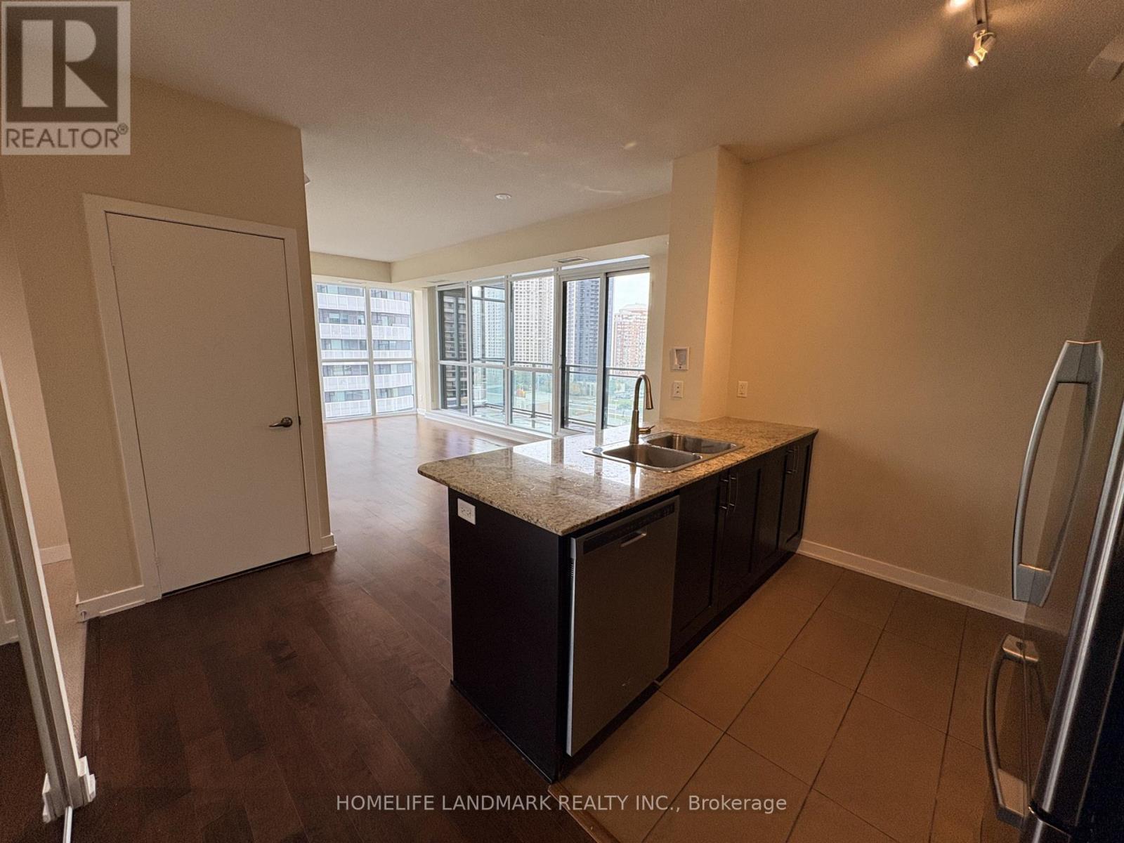 1002 - 4070 Confederation Parkway, Mississauga, Ontario  L5B 0E9 - Photo 5 - W13850650