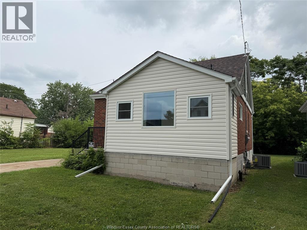 1290 Laurendeau Avenue, Windsor, Ontario  N8Y 4B5 - Photo 4 - 26024195