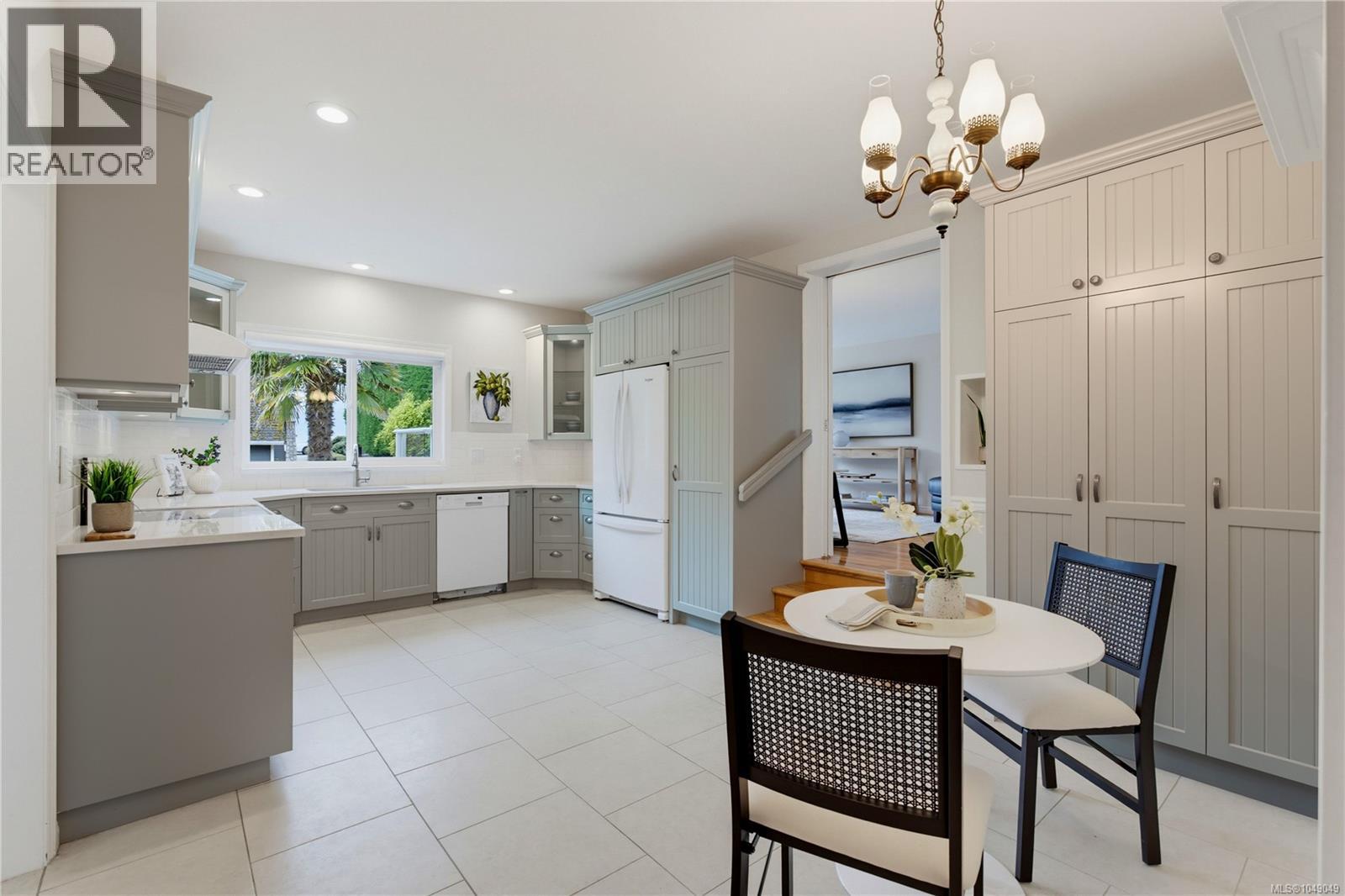 103 Bushby St