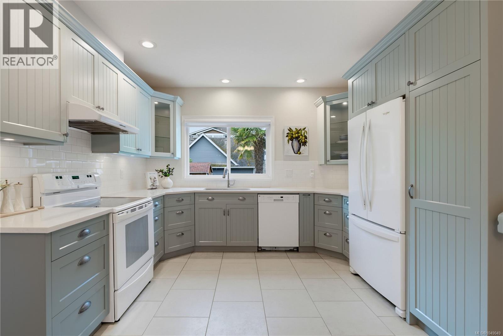 103 Bushby St