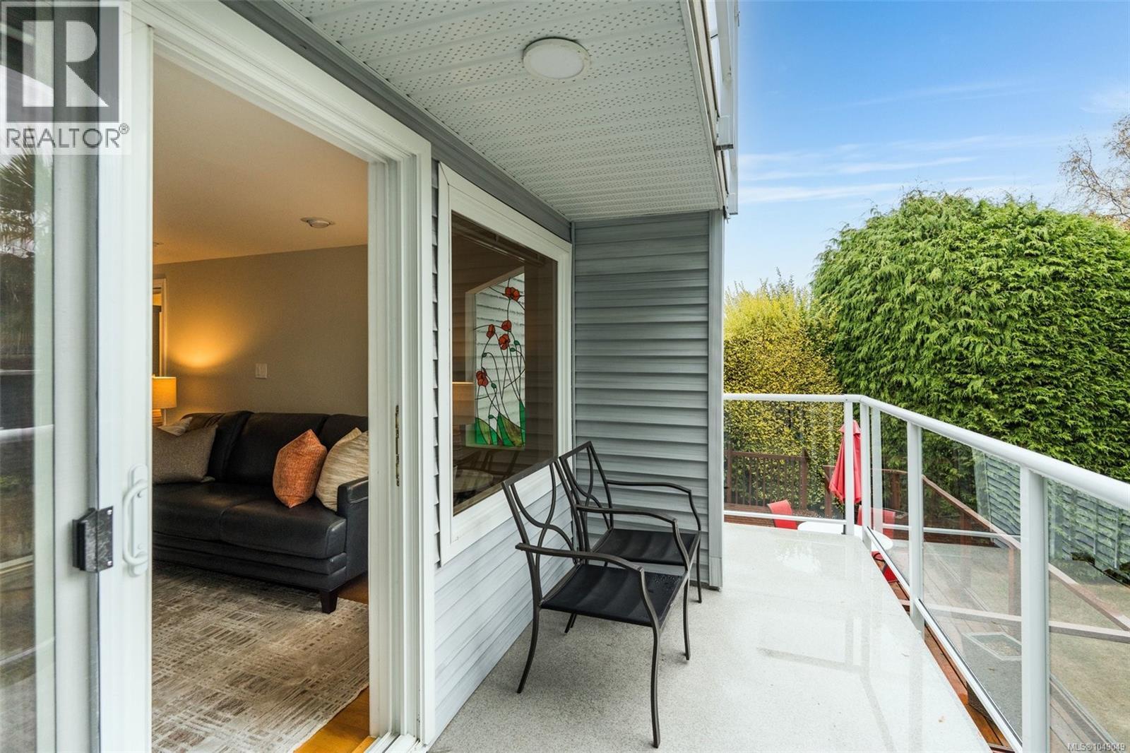 103 Bushby St