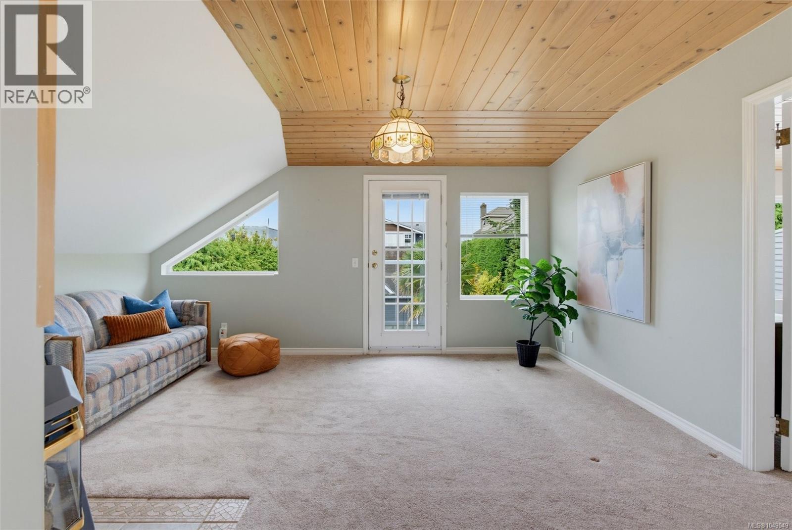 103 Bushby St