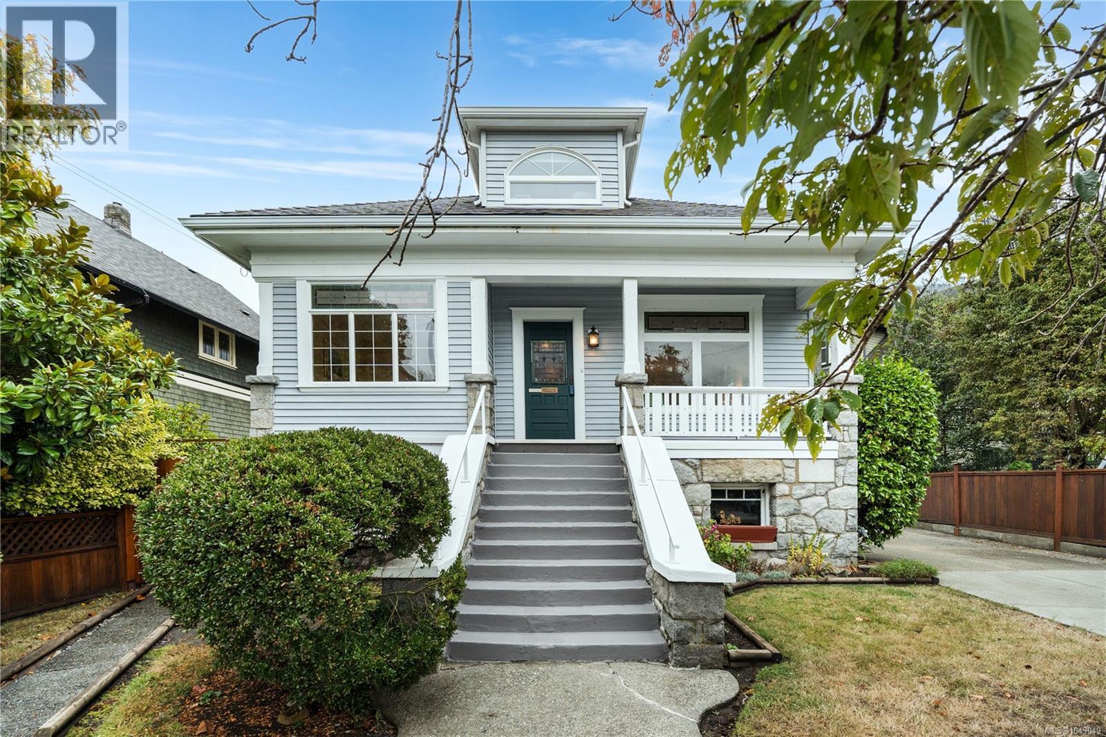 103 Bushby St
