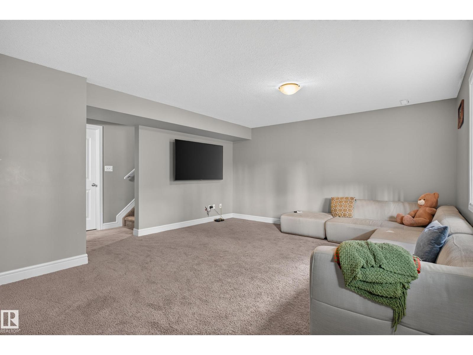 #21 15151 43 ST NW NW