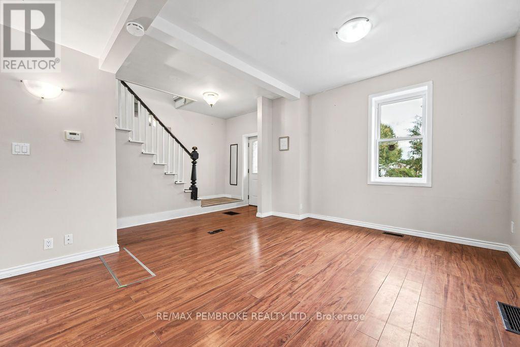 459 Somerset Street, Pembroke, Ontario  K8A 4C5 - Photo 17 - X13852444