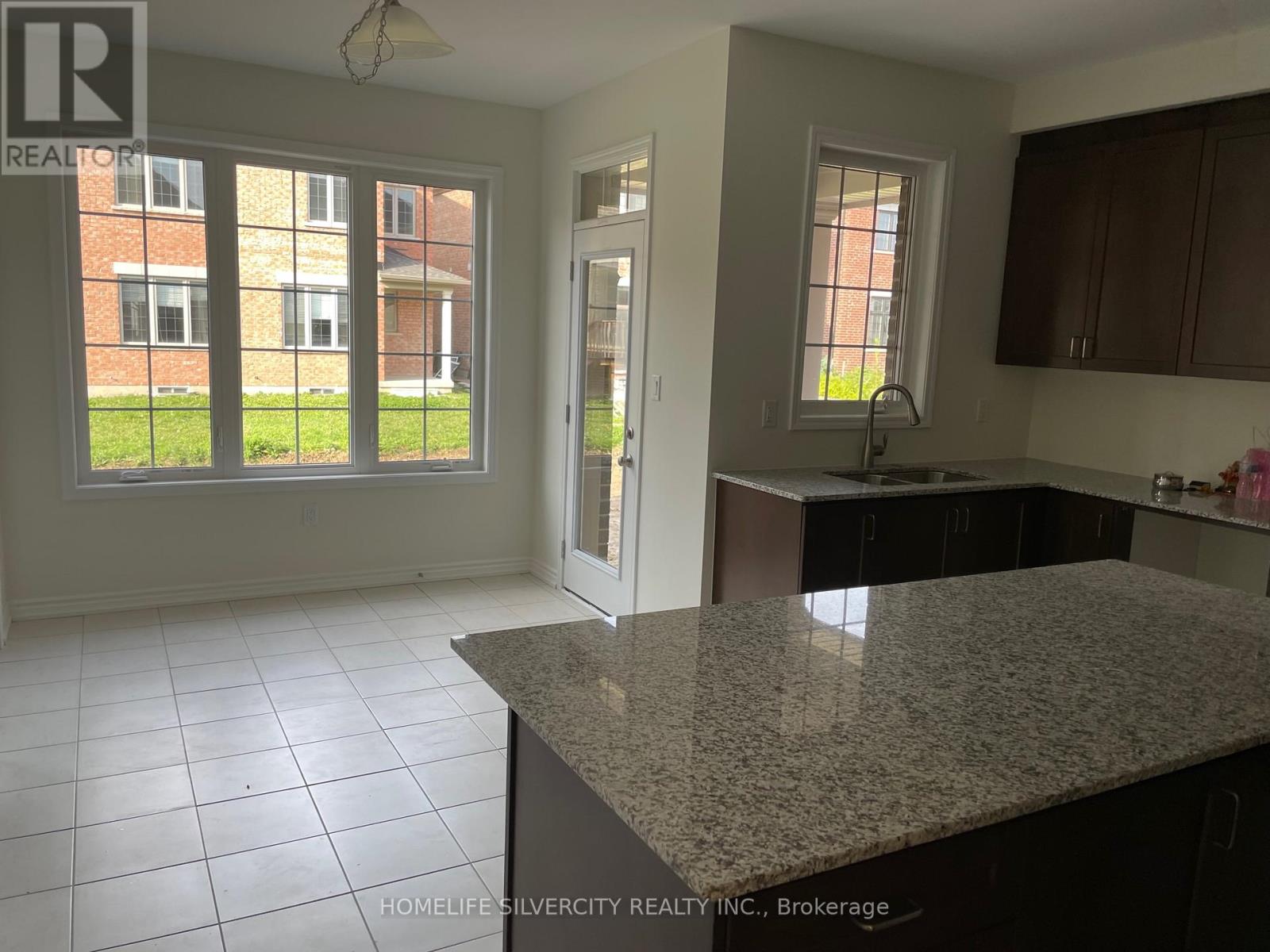 67 Ten Pines Road, Vaughan (Kleinburg), Ontario  L4H 3N5 - Photo 5 - N13852462