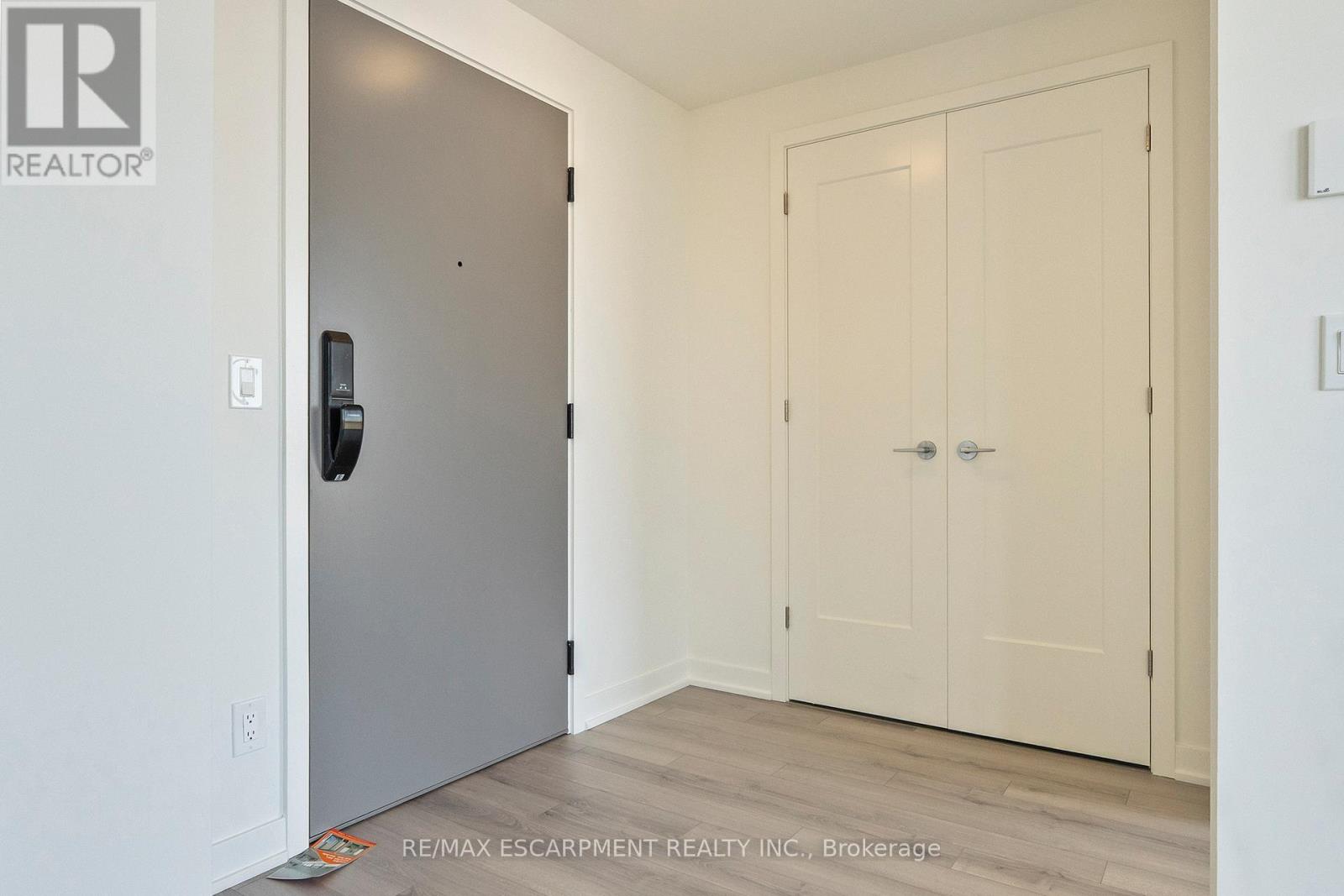 1808 - 3079 Trafalgar Road, Oakville, Ontario  L6H 8C5 - Photo 6 - W13852484