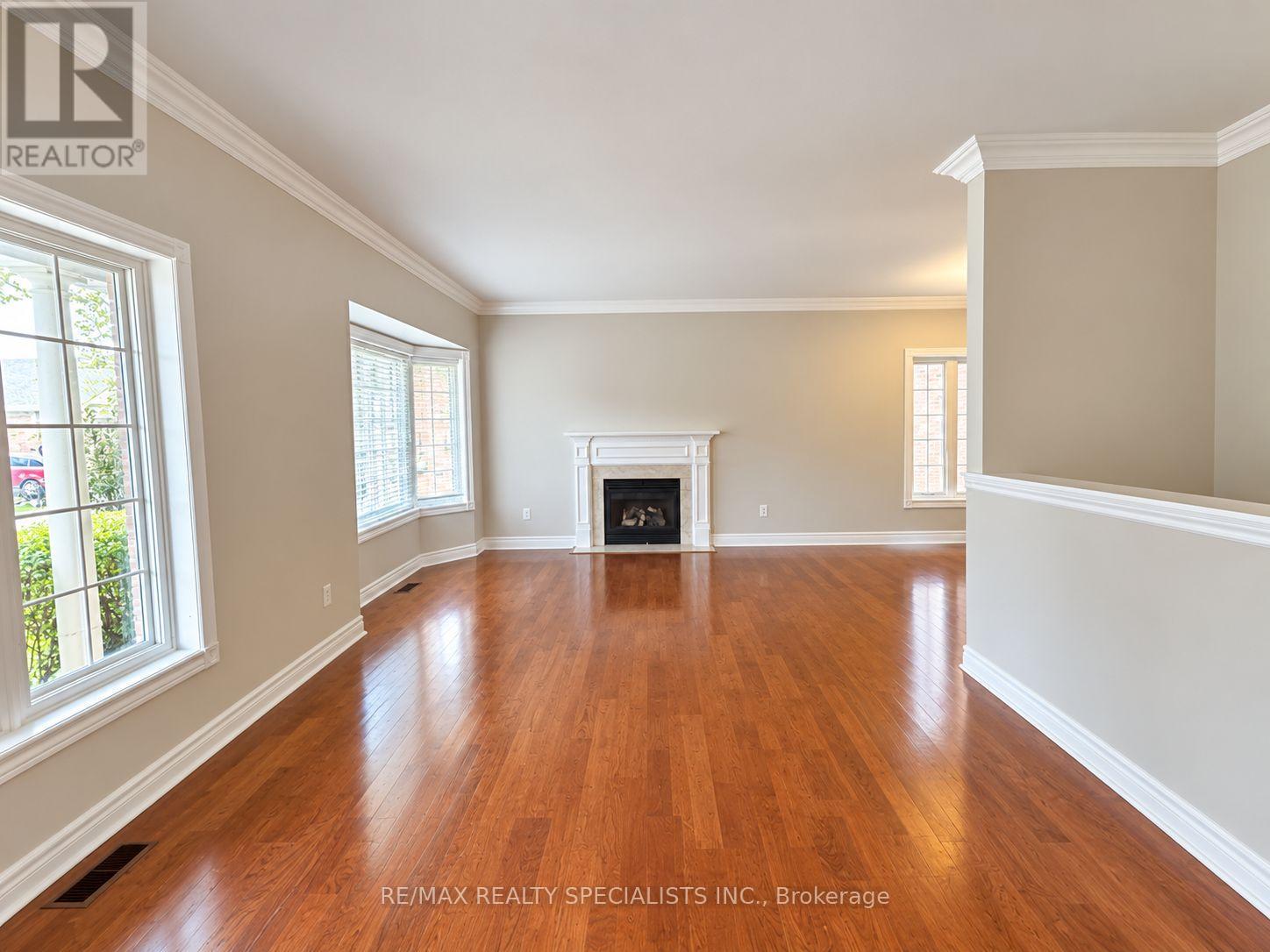 8 Yorkwood Trail, Brampton, Ontario  L6R 3J3 - Photo 3 - W13852314
