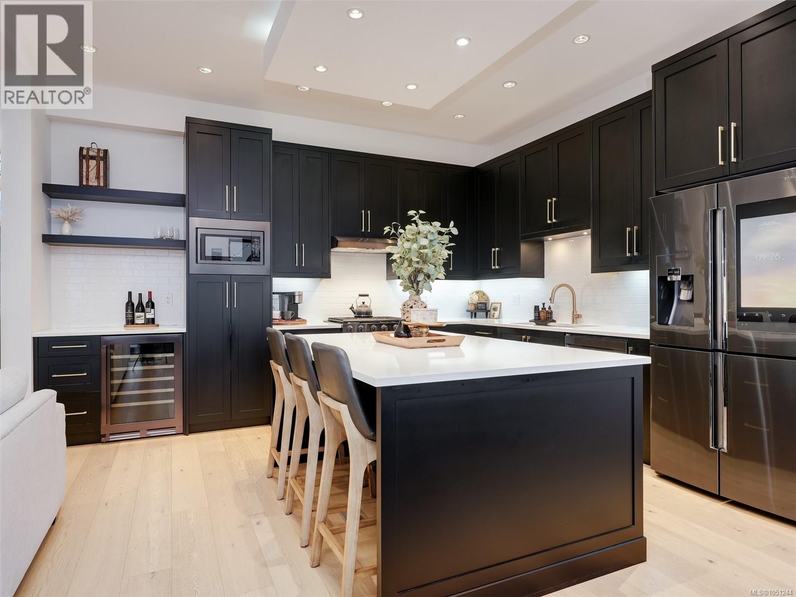 2403 Azurite Cres