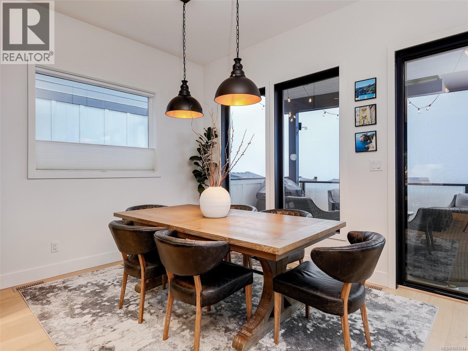 2403 Azurite Cres