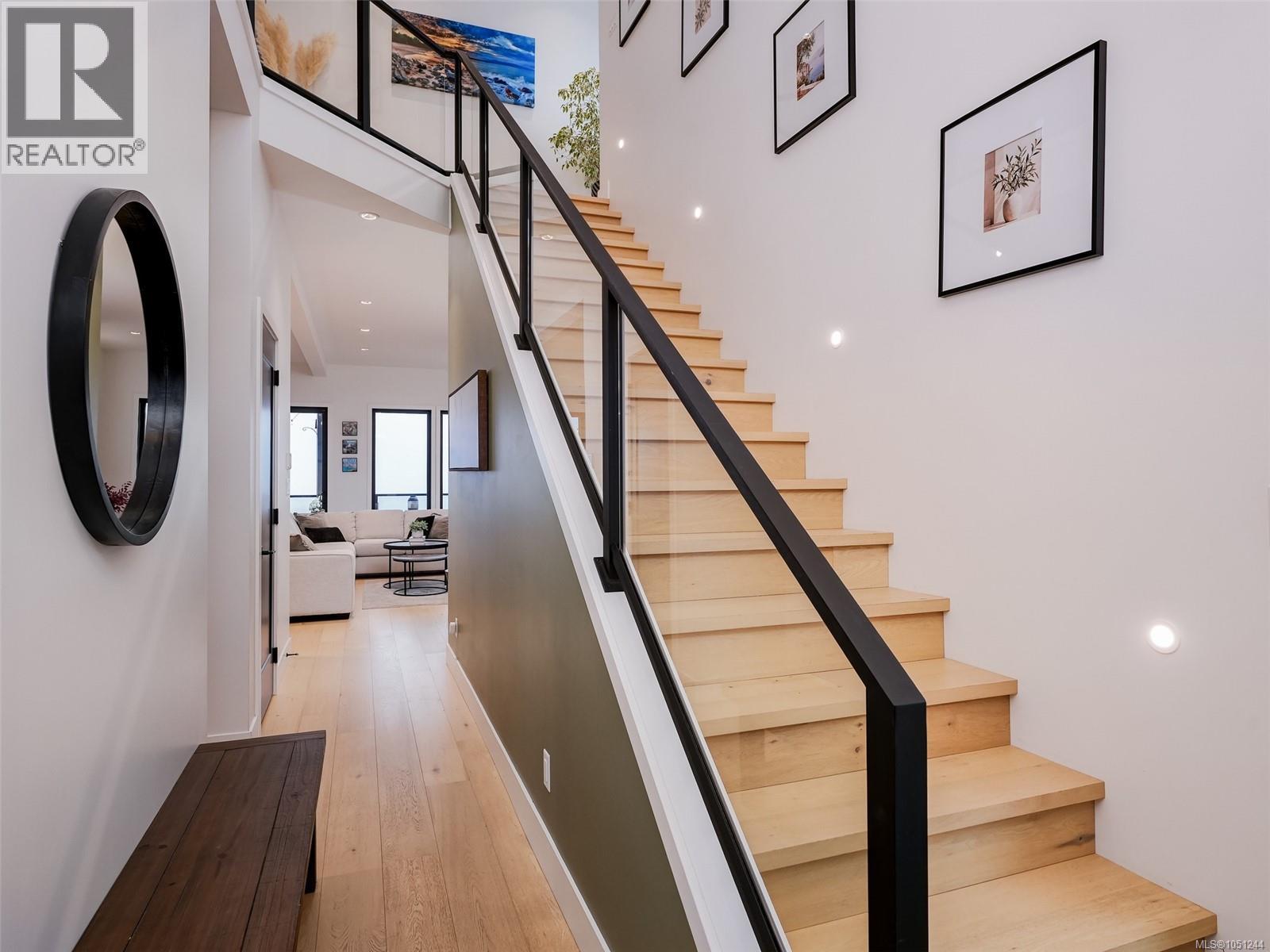 2403 Azurite Cres