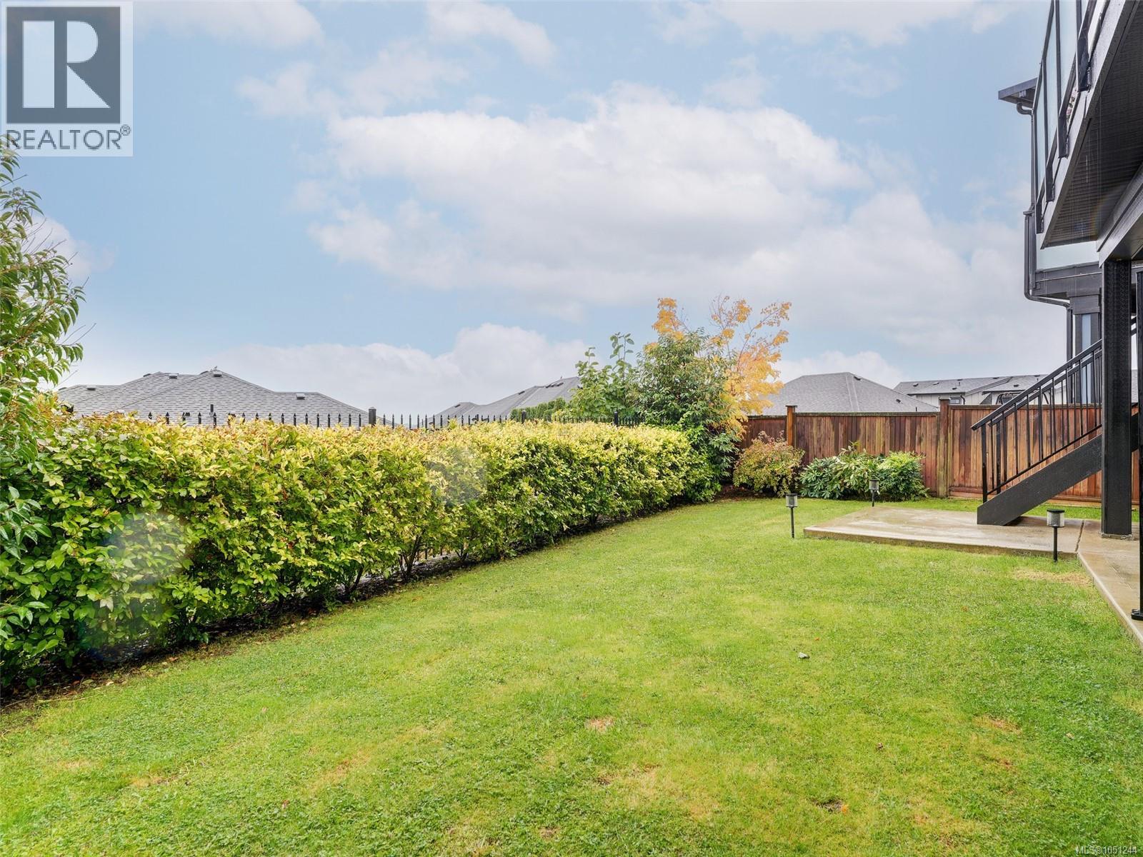 2403 Azurite Cres