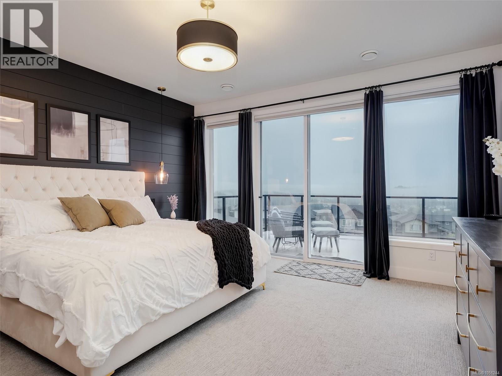 2403 Azurite Cres