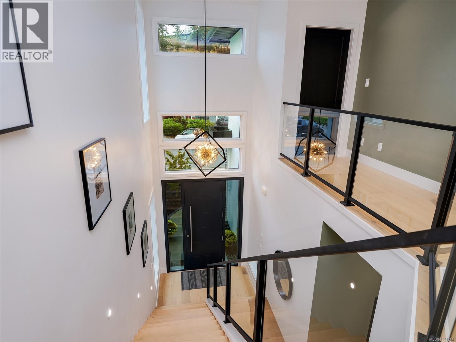 2403 Azurite Cres
