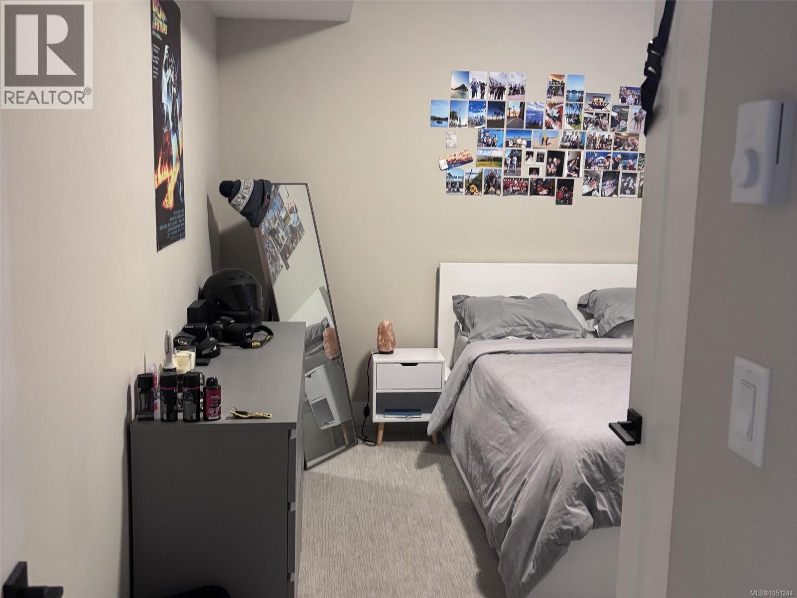 2403 Azurite Cres