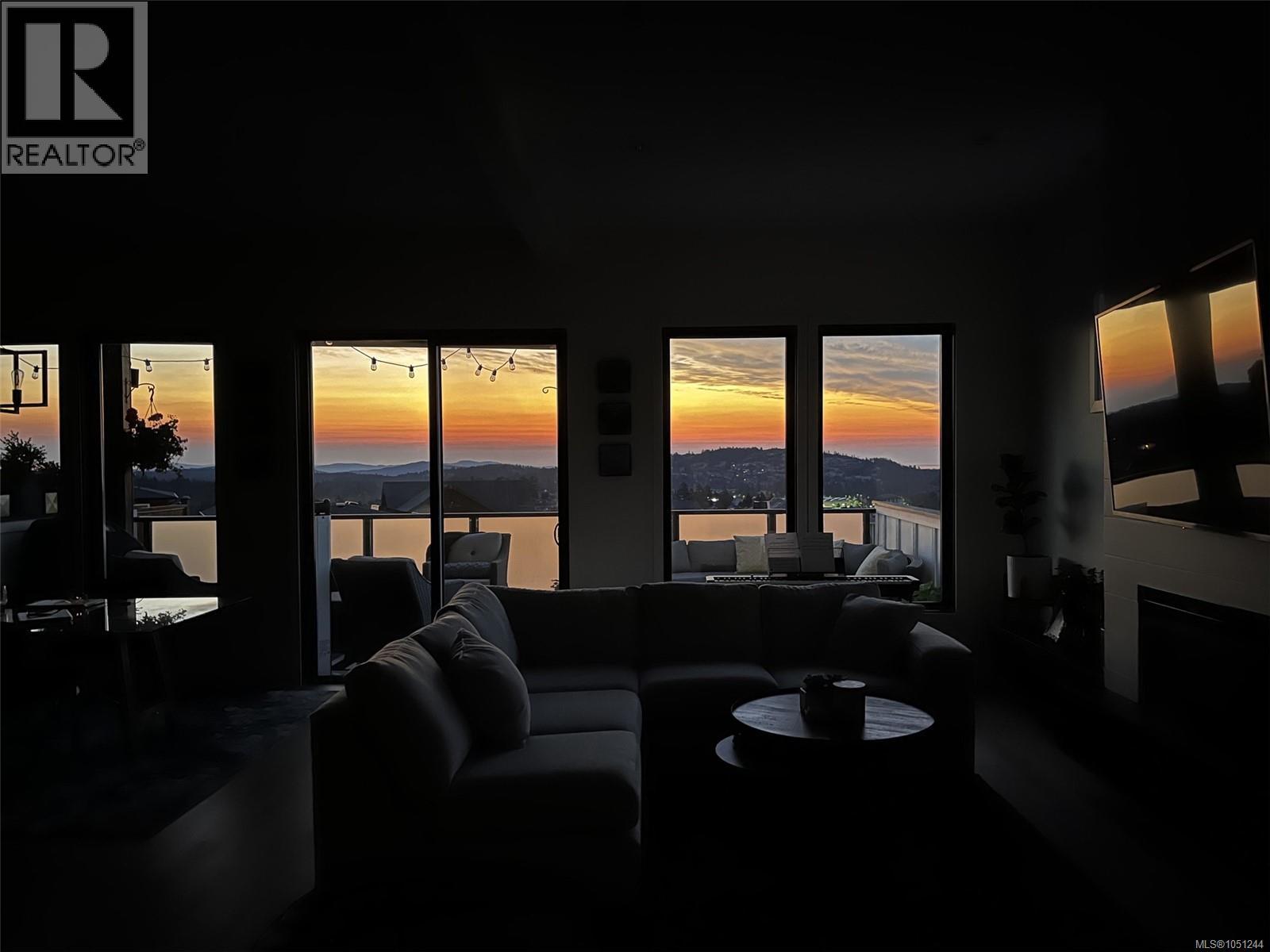 2403 Azurite Cres