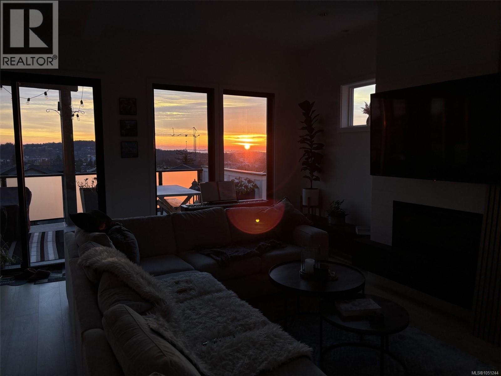 2403 Azurite Cres