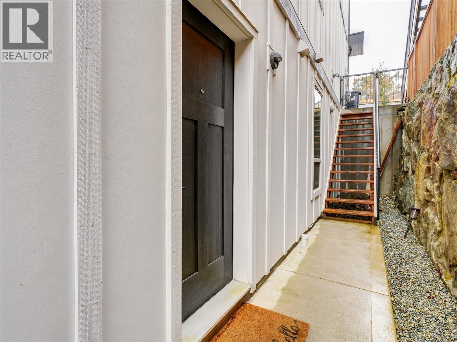 2403 Azurite Cres