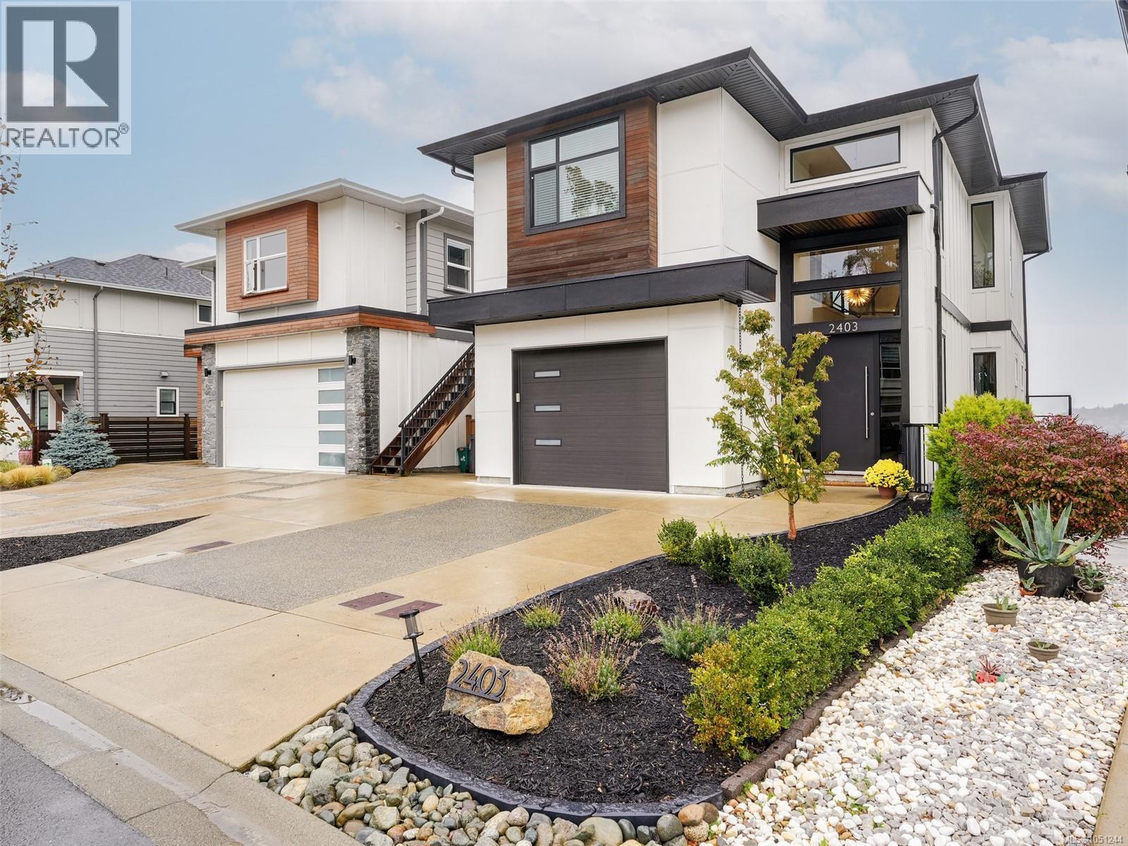 2403 Azurite Cres