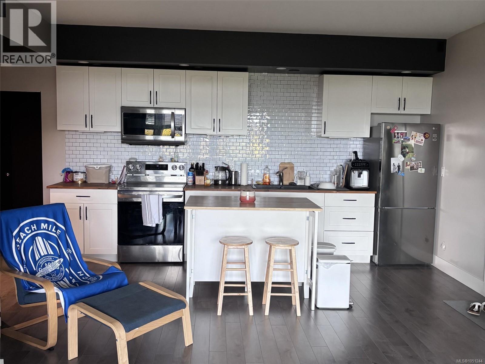 2403 Azurite Cres