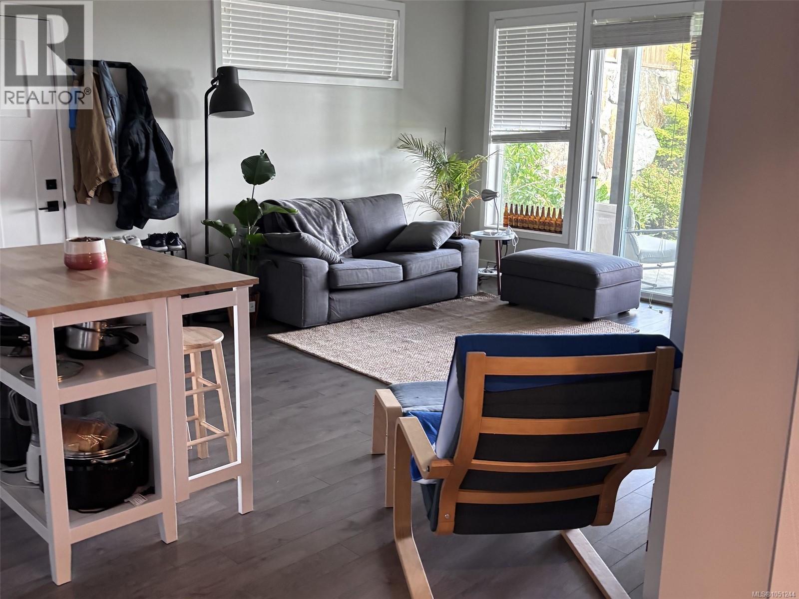 2403 Azurite Cres