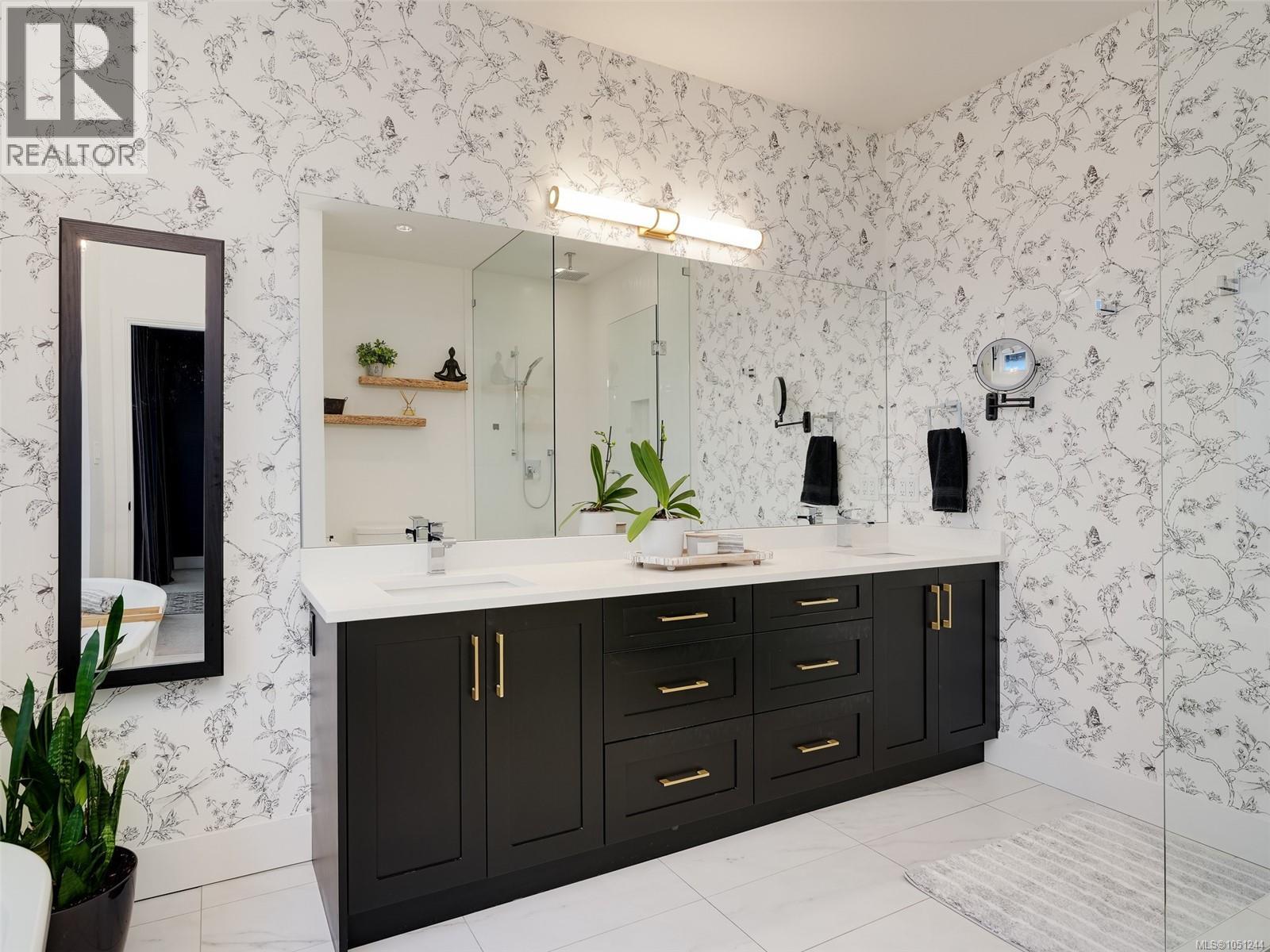 2403 Azurite Cres