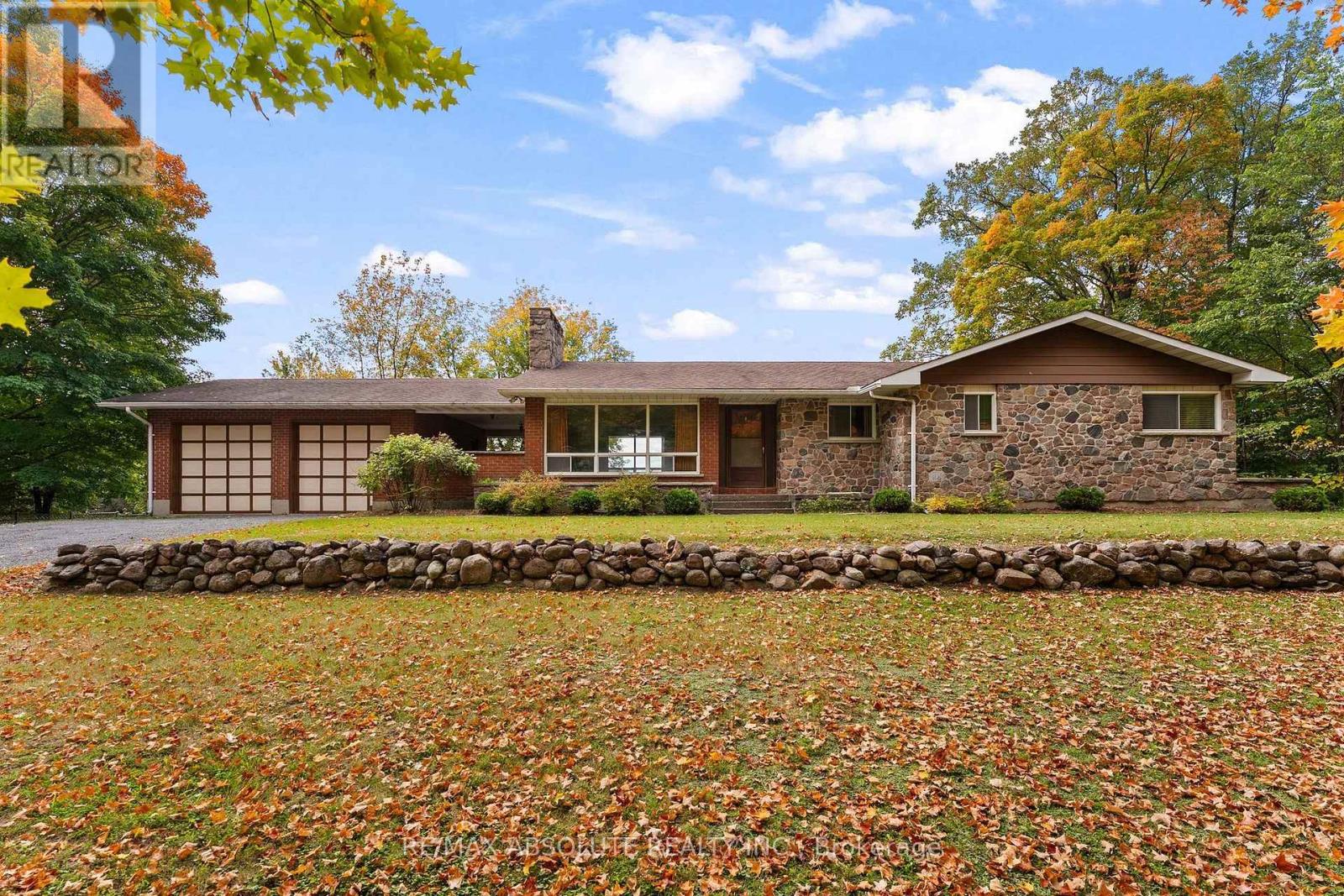 327 Nieman Drive, Mcnab/braeside, Ontario