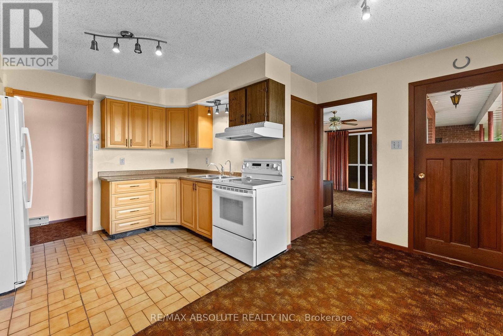 327 Nieman Drive, Mcnab/braeside, Ontario  K7S 3G8 - Photo 11 - X13852548