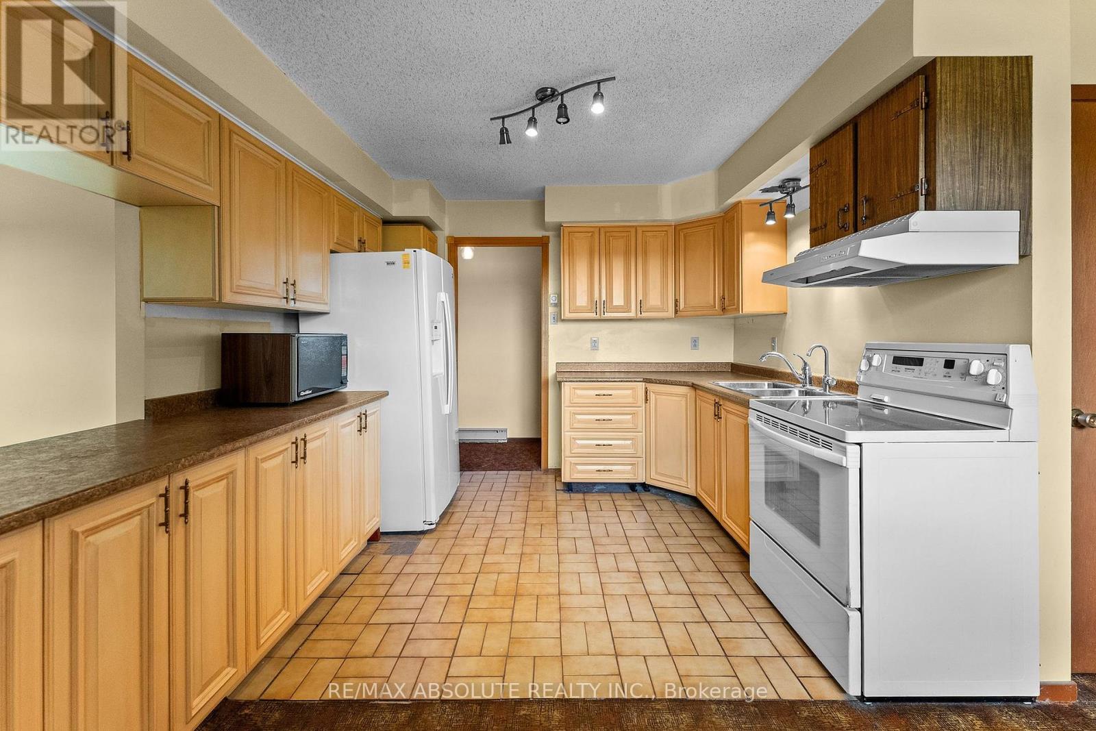 327 Nieman Drive, Mcnab/braeside, Ontario  K7S 3G8 - Photo 9 - X13852548