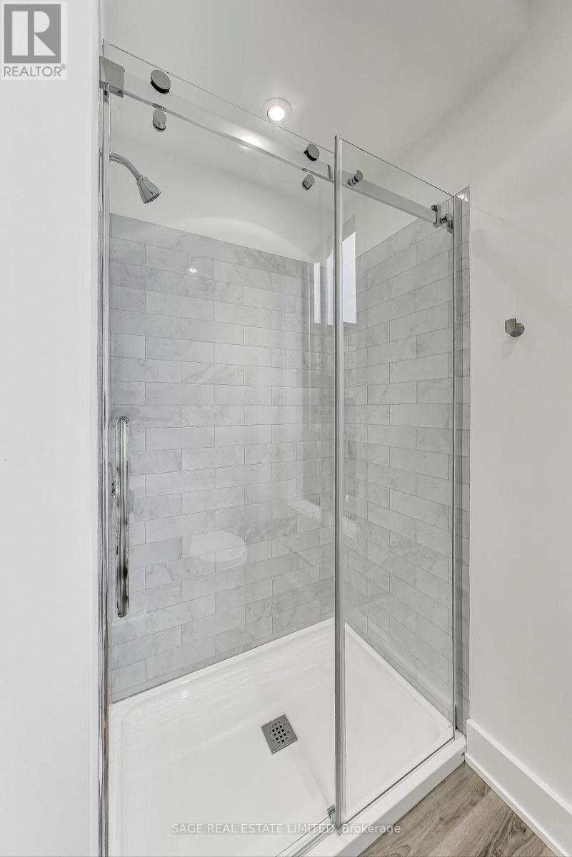 Upper - 2551 Yonge Street, Toronto, Ontario  M4P 2H9 - Photo 14 - C13852518