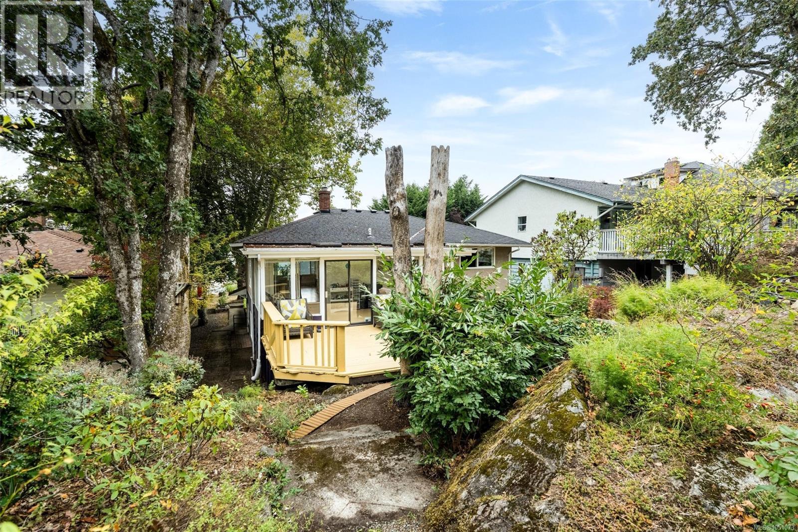 14 Eaton Ave