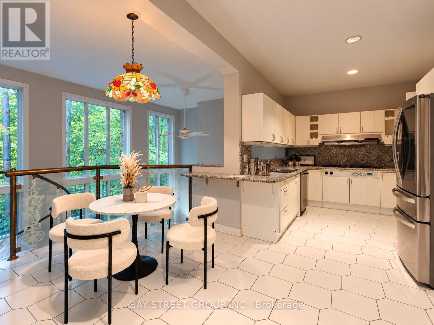 6 Hunt Club Court, Markham, Ontario  L3T 7L4 - Photo 7 - N13852556