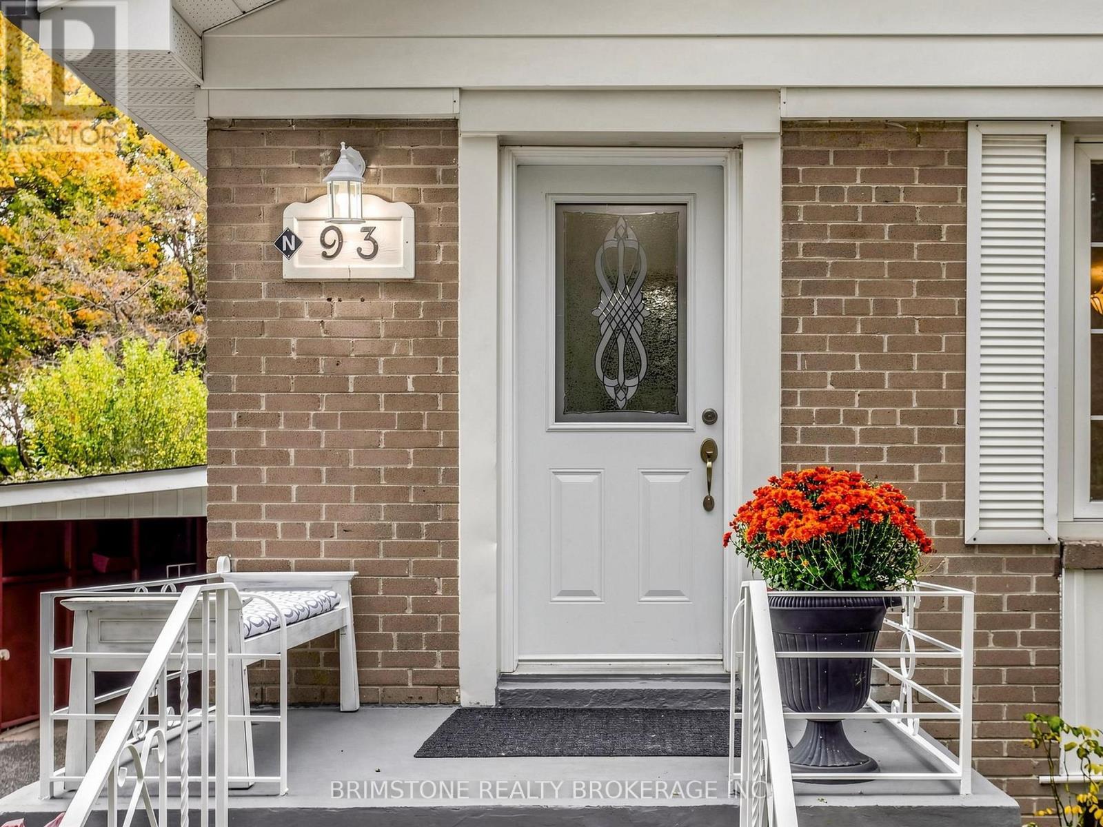 93 Bayview Parkway, Newmarket, Ontario  L3Y 3W2 - Photo 3 - N13852574