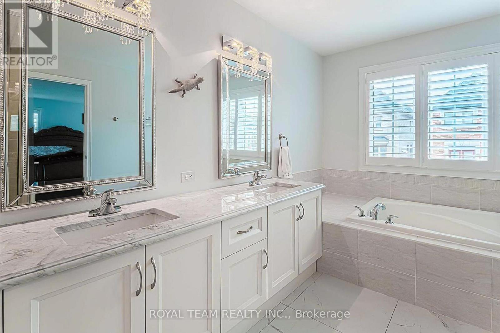 636 Mcgregor Farm Trail, Newmarket, Ontario  L3X 0H3 - Photo 25 - N13852606