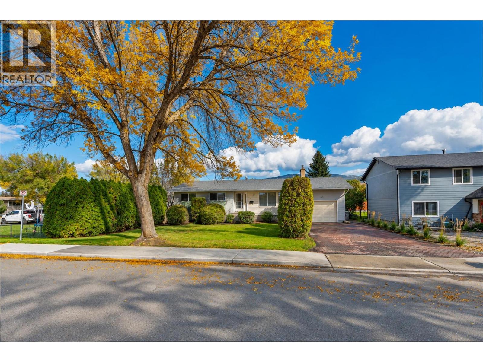 565 Dougall Road S