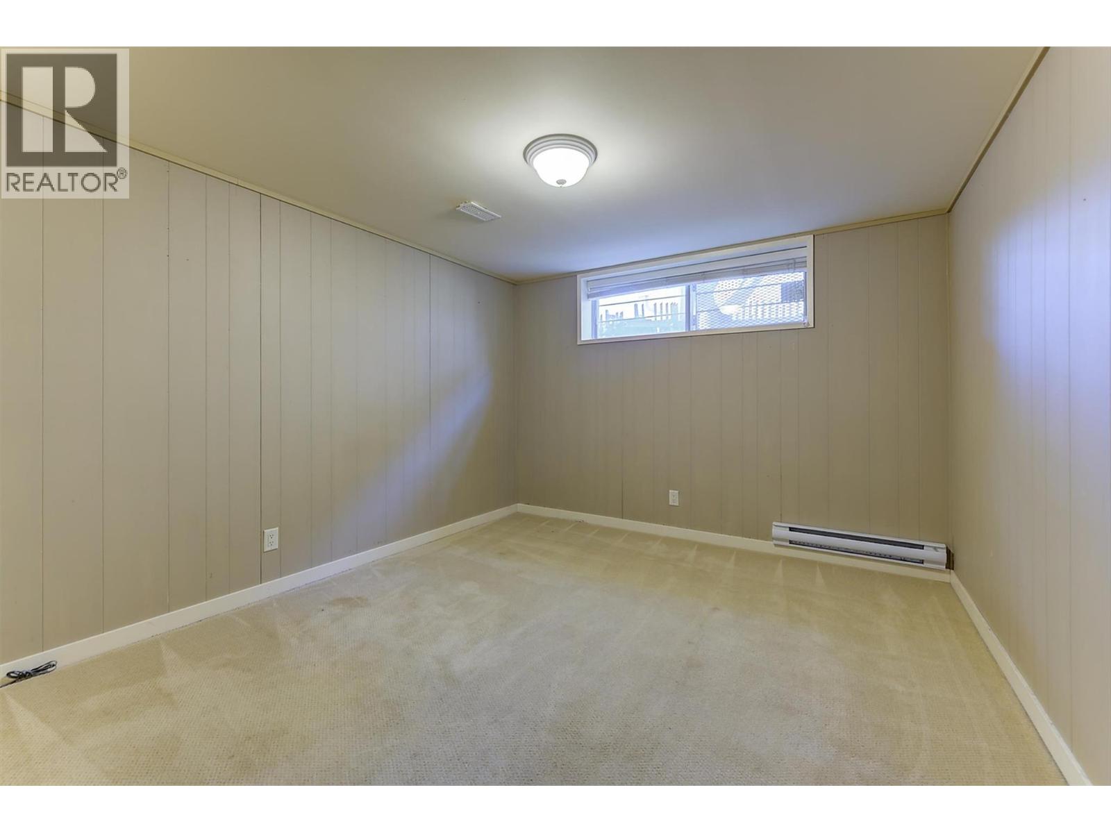 565 Dougall Road S