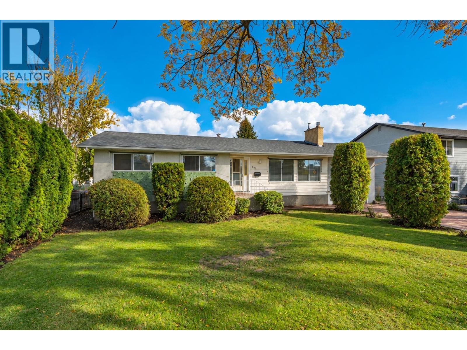 565 Dougall Road S
