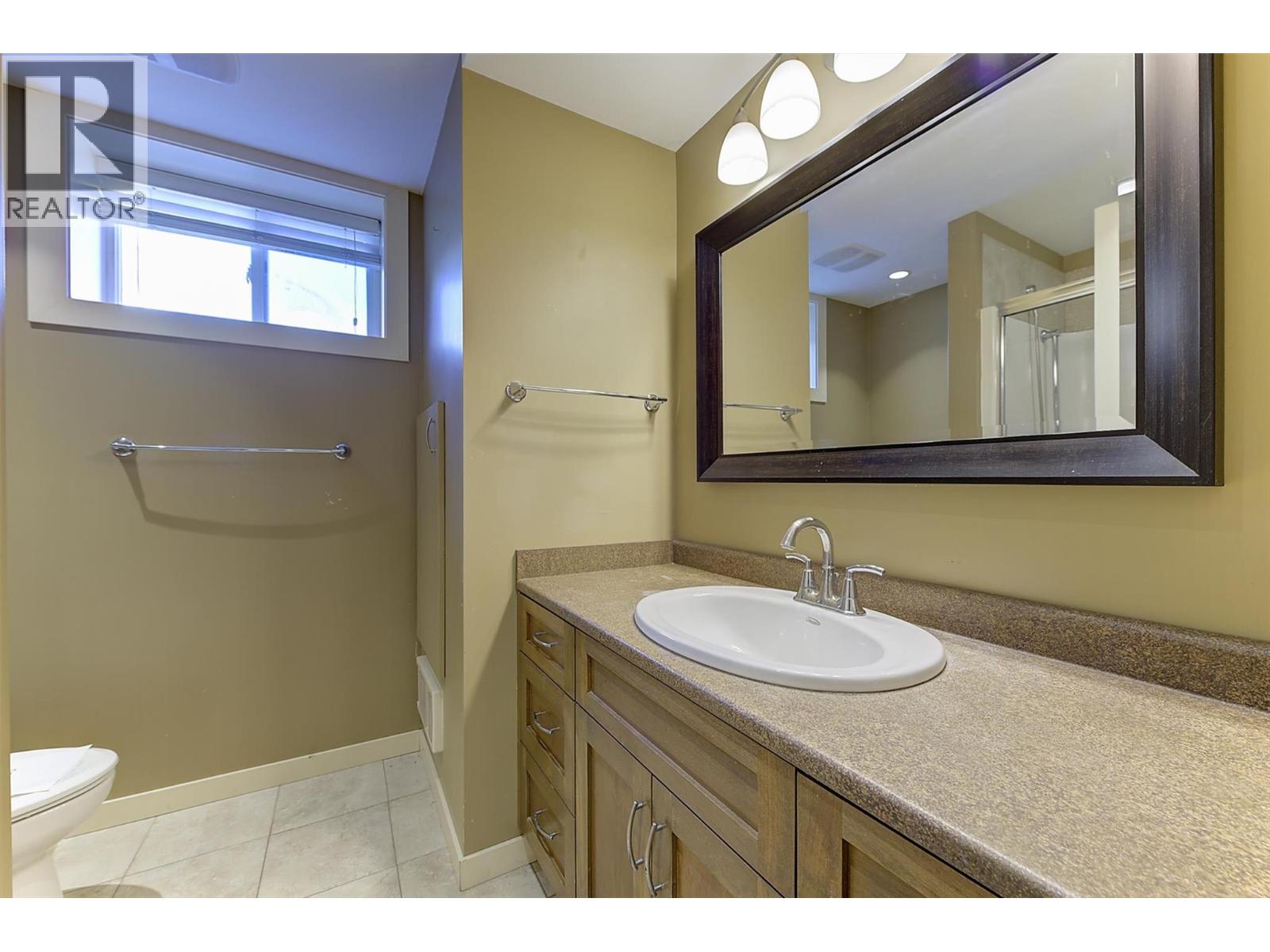 565 Dougall Road S