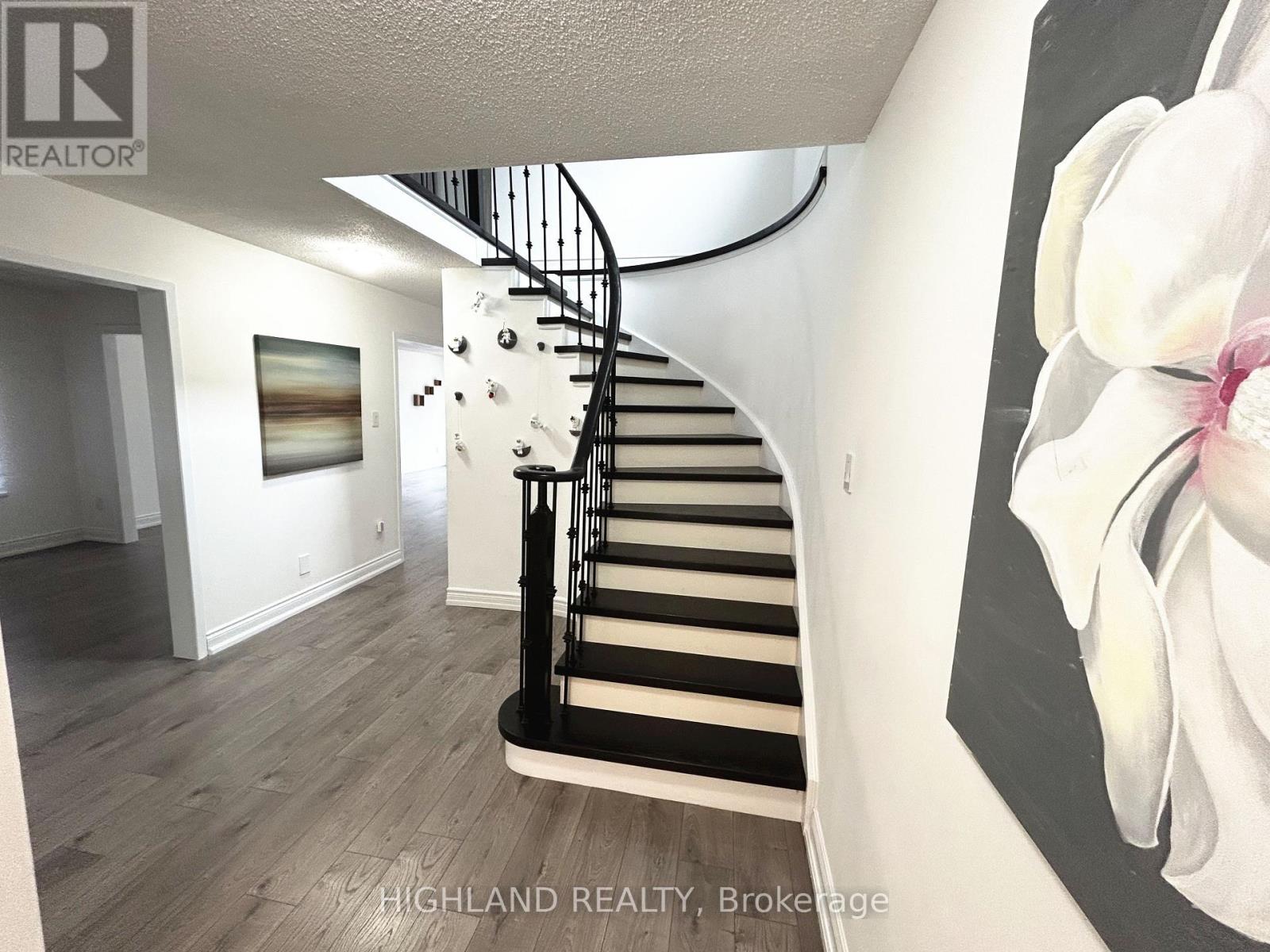 3319 Bertrand Road, Mississauga, Ontario  L5L 4G2 - Photo 3 - W13852544