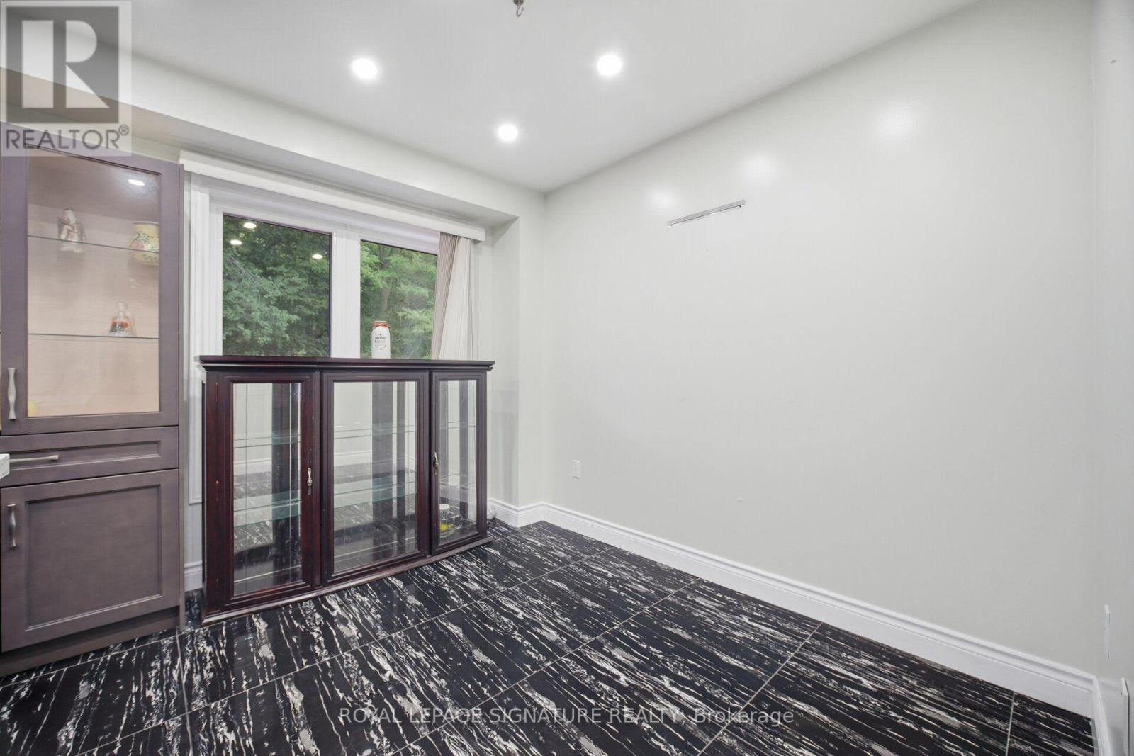 213 Fernforest Drive, Brampton, Ontario  L6R 1T7 - Photo 16 - W13852598